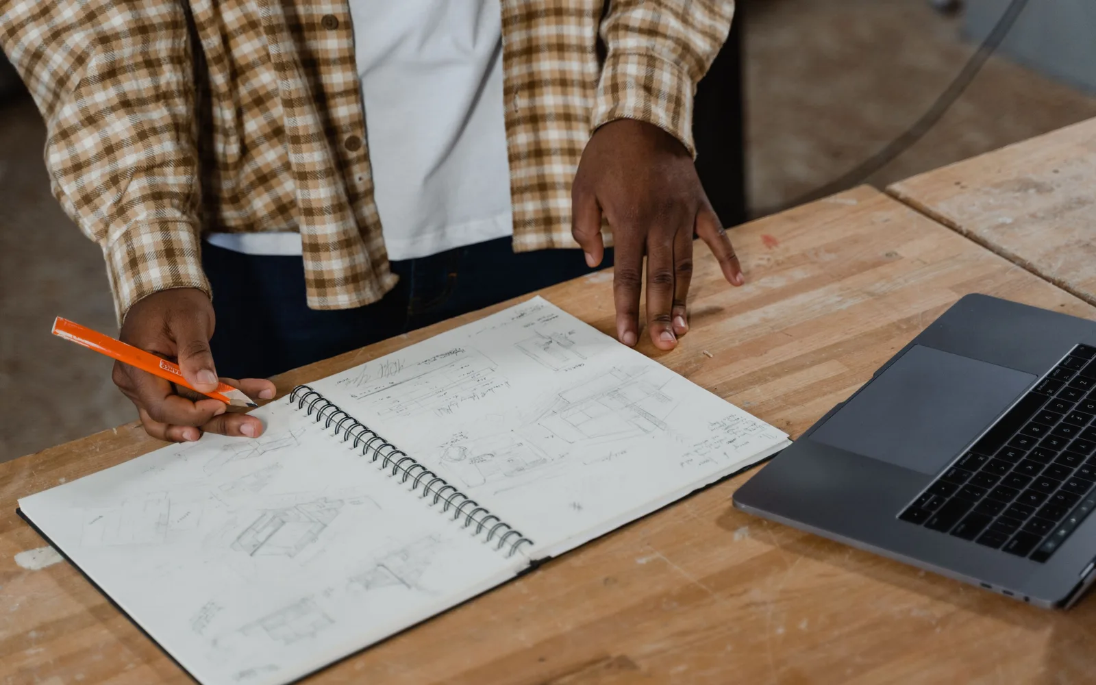 Fabrication bois : fabriquer une table basse en chêne massif